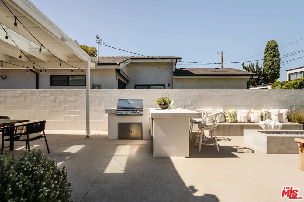 3540 Maplewood Avenue Los Angeles, CA 90066