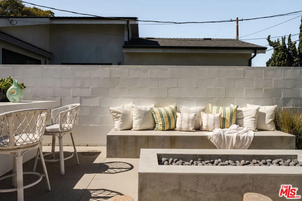3540 Maplewood Avenue Los Angeles, CA 90066