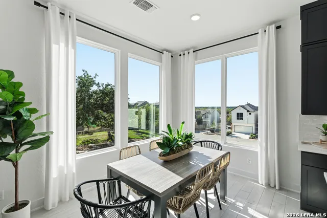 6464 Babcock Rd #806 San Antonio, TX 78249
