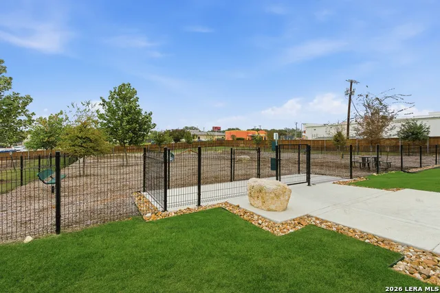 6464 Babcock Rd #806 San Antonio, TX 78249