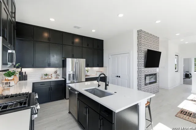 6464 Babcock Rd #806 San Antonio, TX 78249