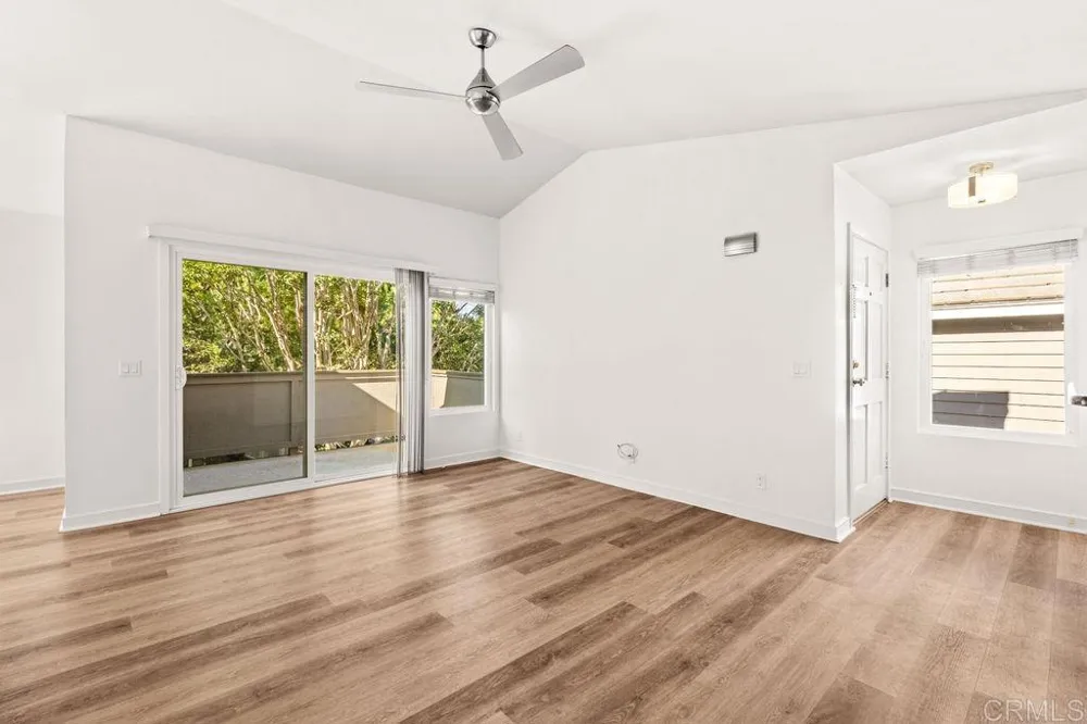 1083 Shadowridge Drive #100 Vista, CA 92083