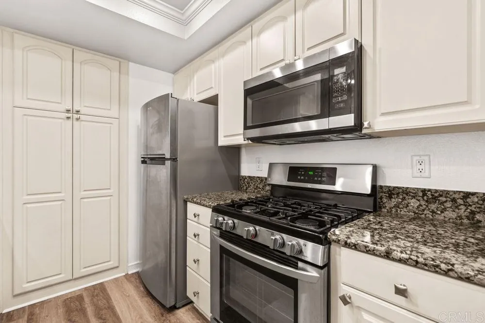 1083 Shadowridge Drive #100 Vista, CA 92083