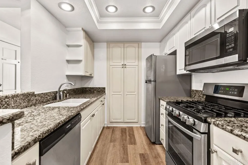 1083 Shadowridge Drive #100 Vista, CA 92083