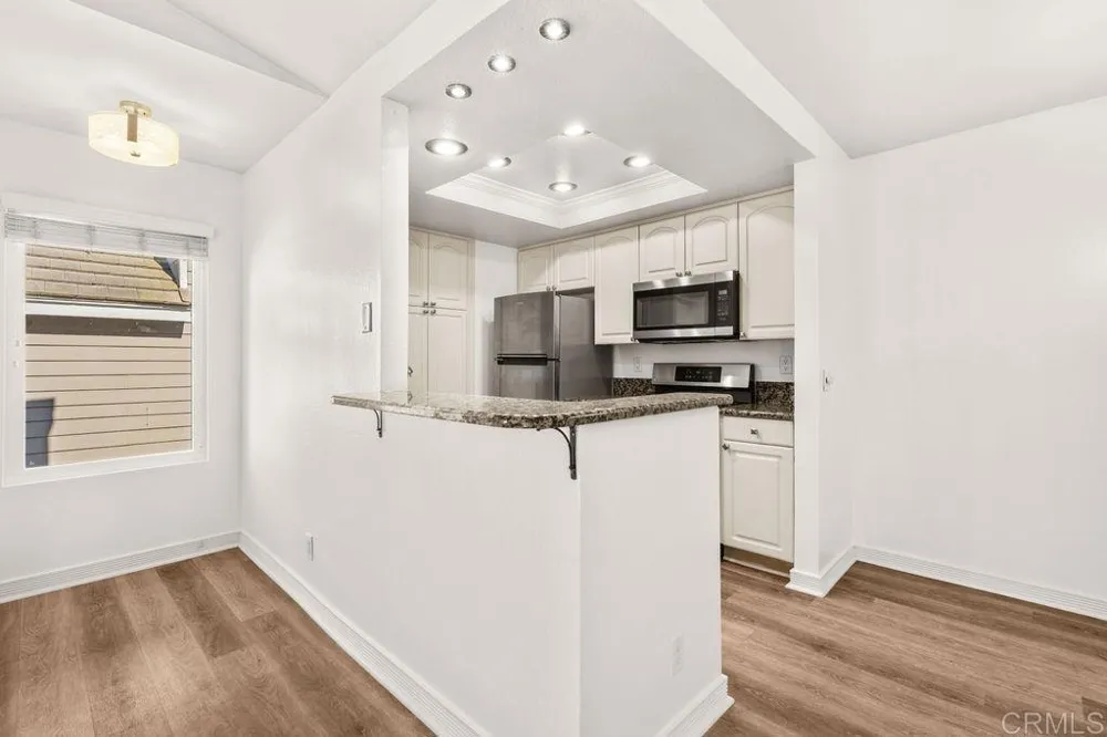 1083 Shadowridge Drive #100 Vista, CA 92083