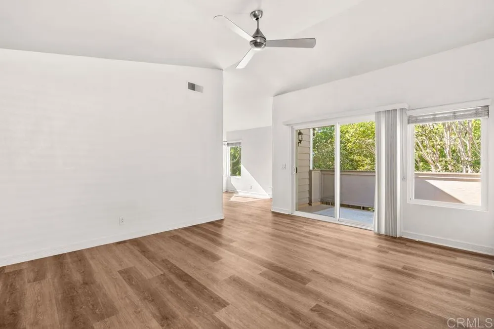 1083 Shadowridge Drive #100 Vista, CA 92083
