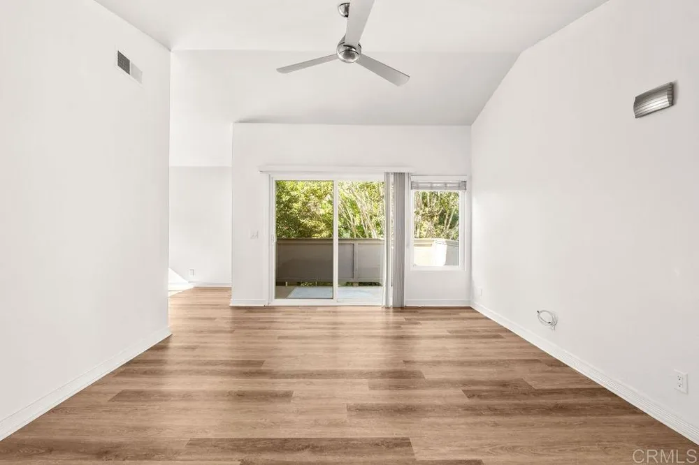 1083 Shadowridge Drive #100 Vista, CA 92083