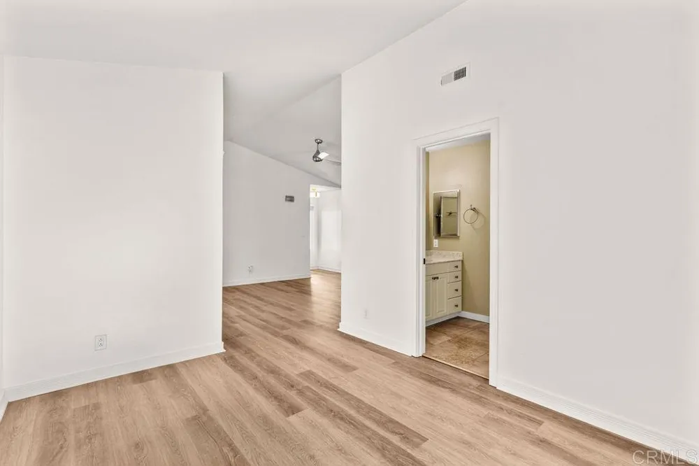 1083 Shadowridge Drive #100 Vista, CA 92083