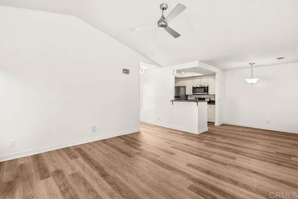 1083 Shadowridge Drive #100 Vista, CA 92083