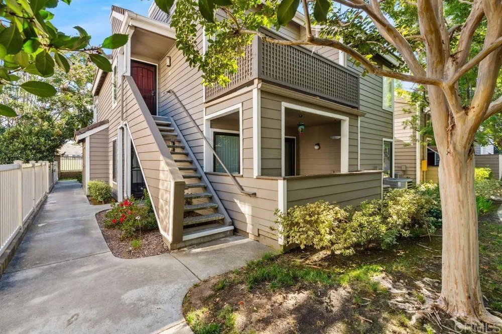 1083 Shadowridge Drive #100 Vista, CA 92083