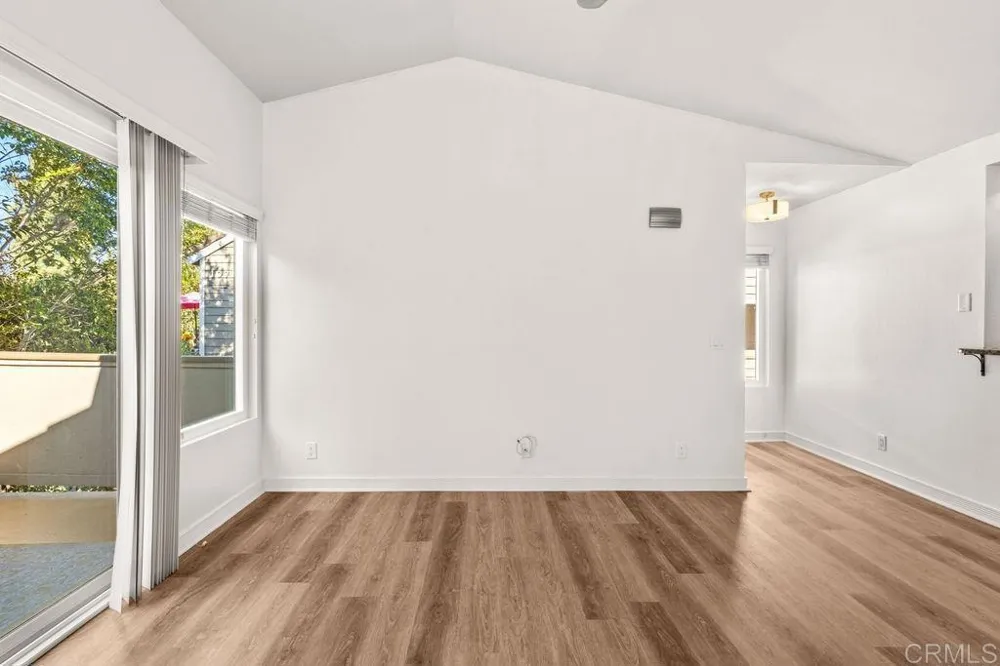 1083 Shadowridge Drive #100 Vista, CA 92083