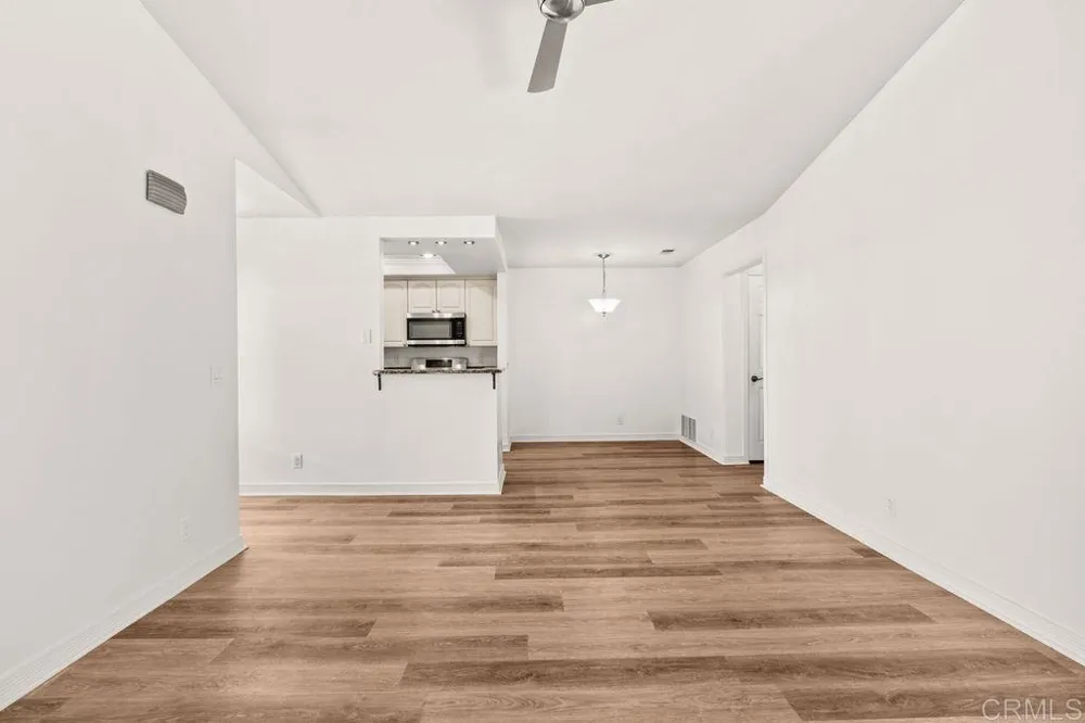 1083 Shadowridge Drive #100 Vista, CA 92083