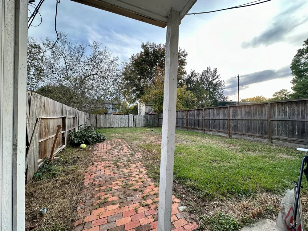 4111 Lark Lane #B Houston, TX 77025