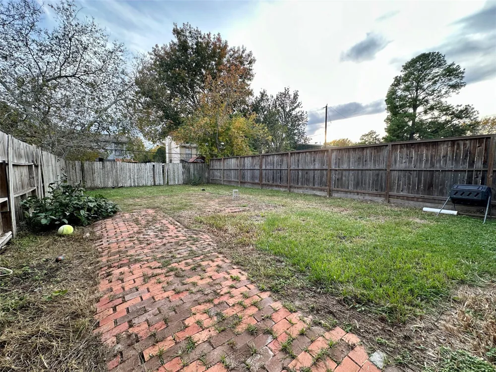 4111 Lark Lane #B Houston, TX 77025