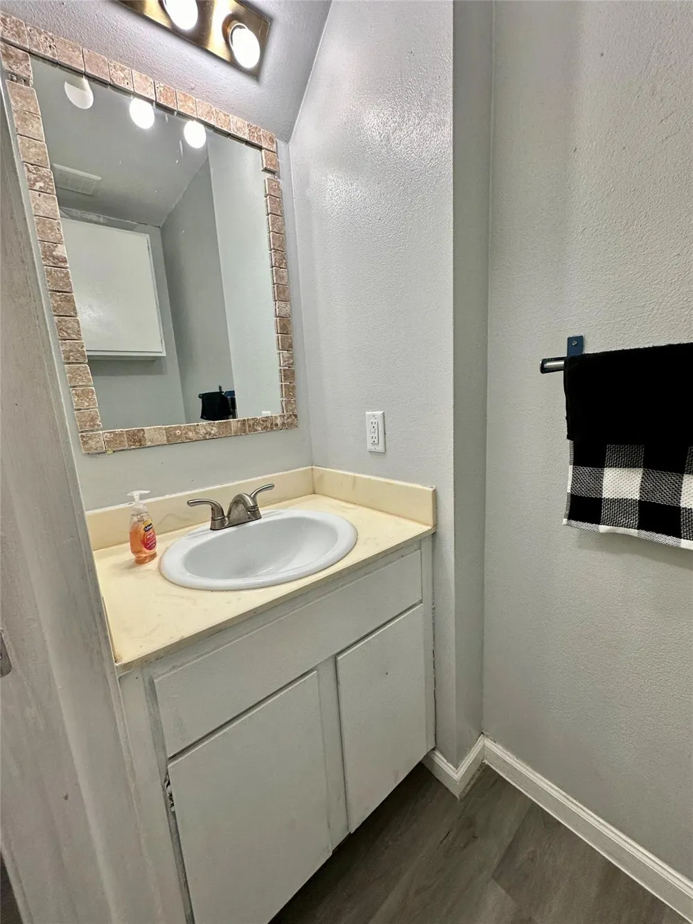4111 Lark Lane #B Houston, TX 77025