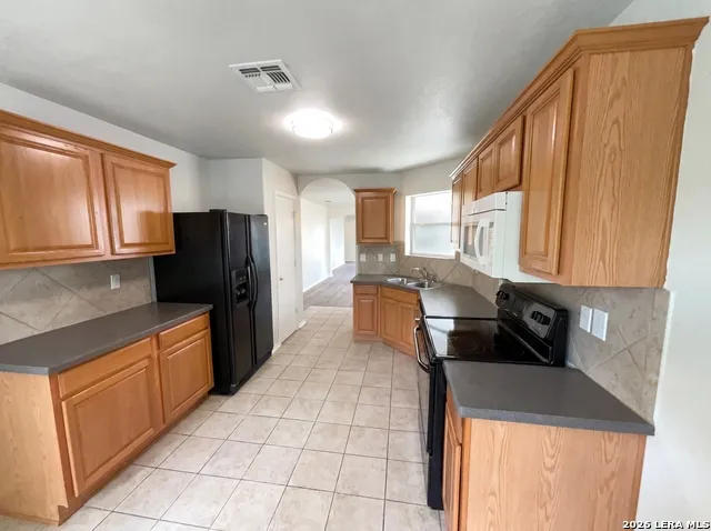 8906 Mission Brk San Antonio, TX 78223