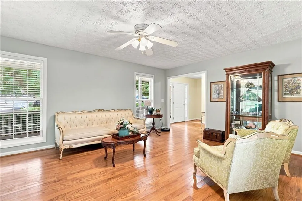 5821 Silverthorn Drive Flowery Branch, GA 30542