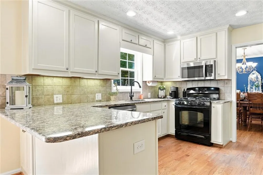 5821 Silverthorn Drive Flowery Branch, GA 30542