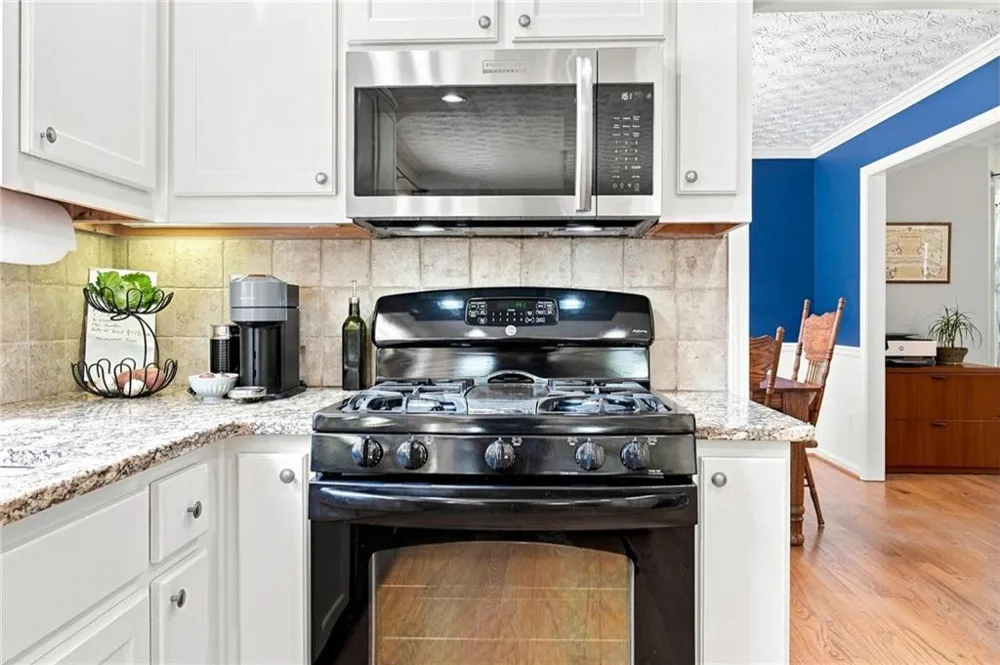 5821 Silverthorn Drive Flowery Branch, GA 30542