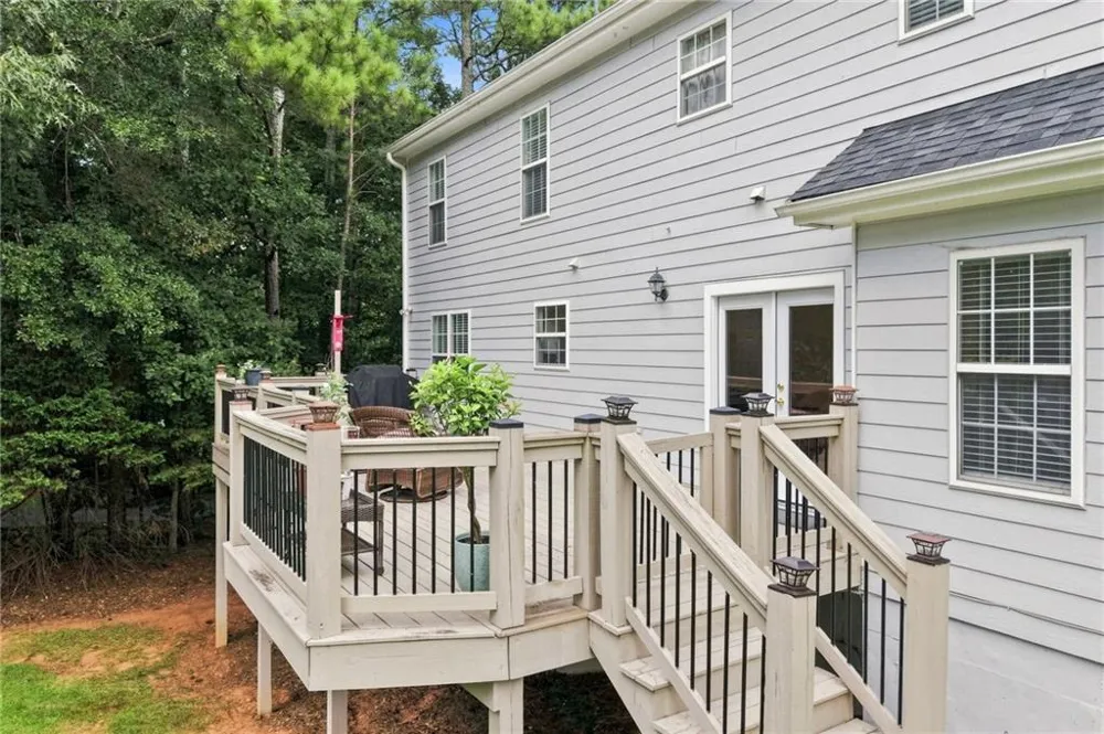 5821 Silverthorn Drive Flowery Branch, GA 30542
