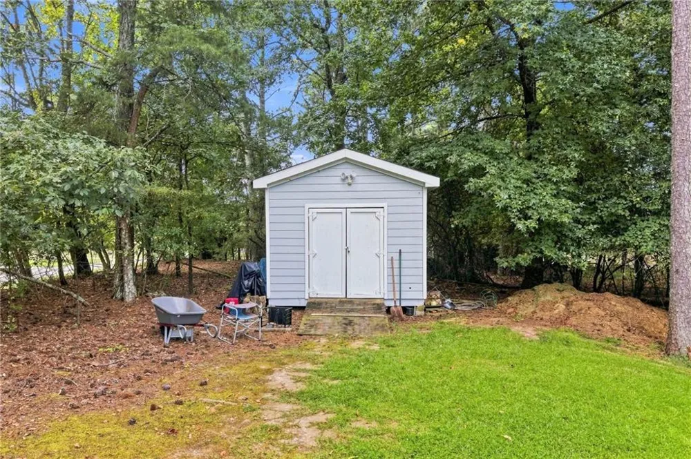 5821 Silverthorn Drive Flowery Branch, GA 30542