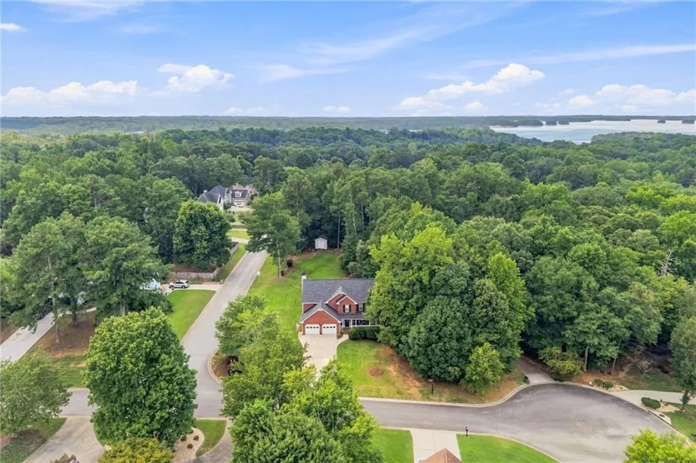 5821 Silverthorn Drive Flowery Branch, GA 30542