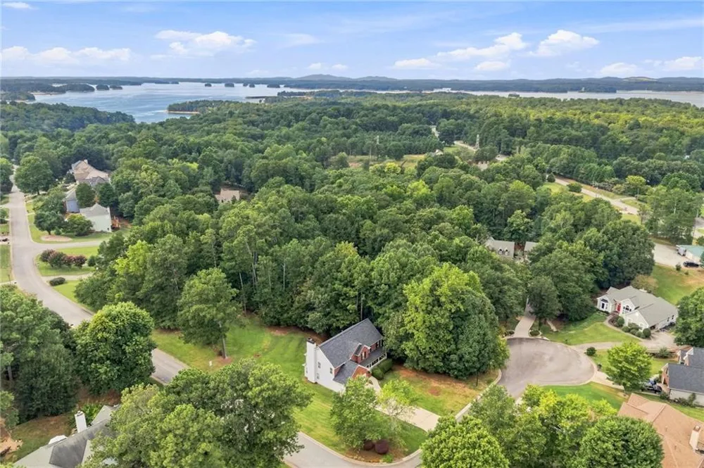 5821 Silverthorn Drive Flowery Branch, GA 30542