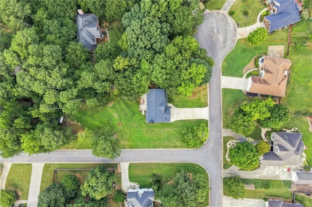 5821 Silverthorn Drive Flowery Branch, GA 30542