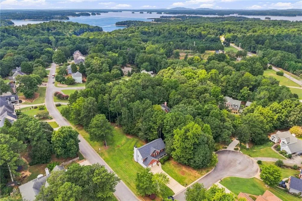 5821 Silverthorn Drive Flowery Branch, GA 30542