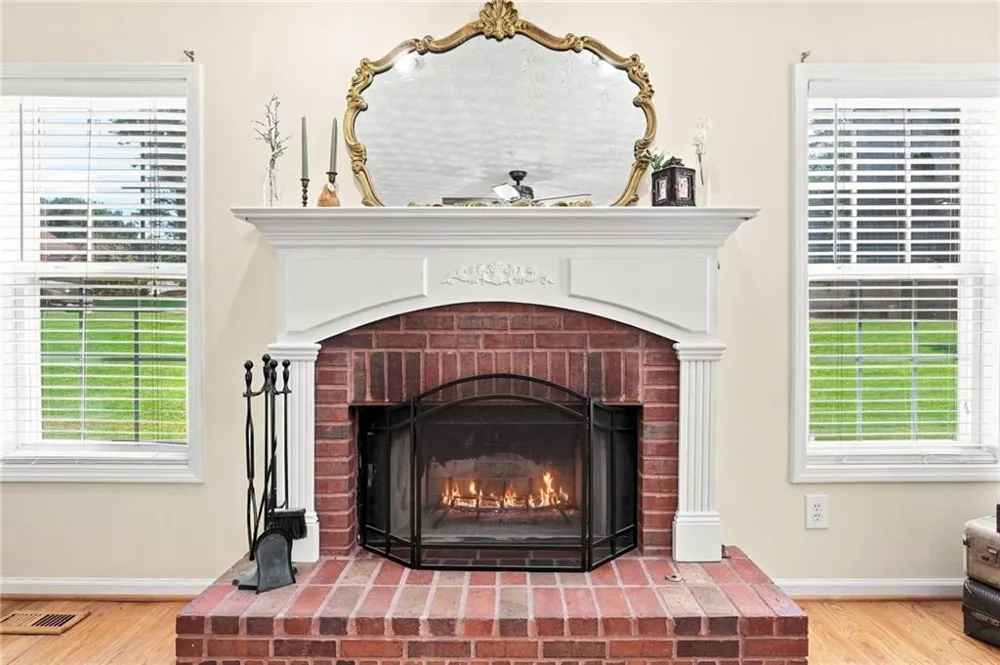5821 Silverthorn Drive Flowery Branch, GA 30542