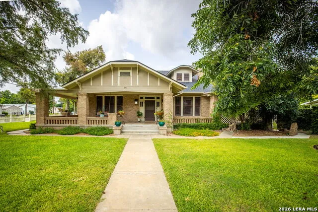 390 S GUENTHER AVE New Braunfels, TX 78130