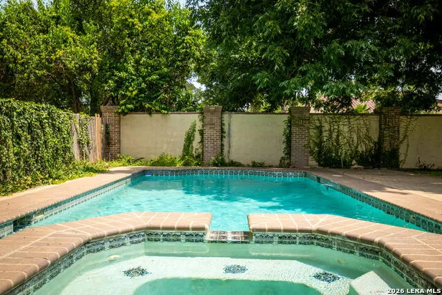 390 S GUENTHER AVE New Braunfels, TX 78130