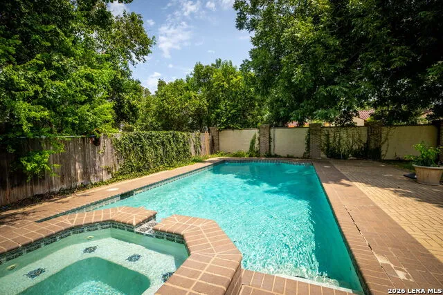 390 S GUENTHER AVE New Braunfels, TX 78130