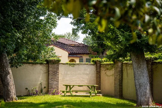 390 S GUENTHER AVE New Braunfels, TX 78130