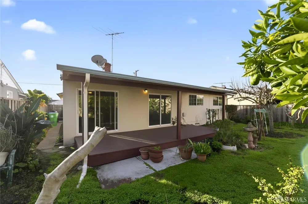 1335 Via Faisan #1 San Lorenzo, CA 94580