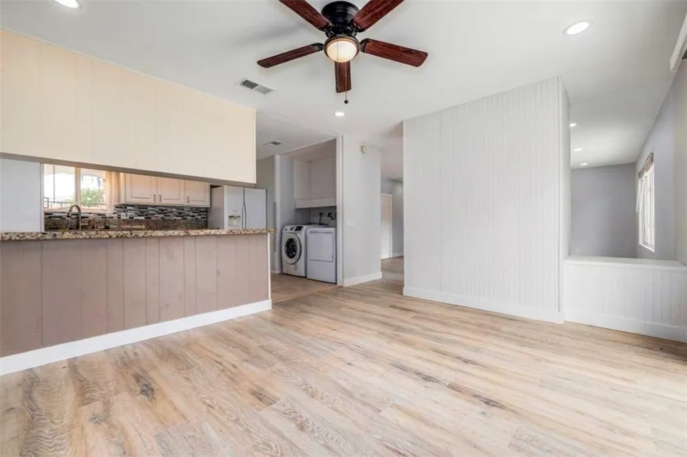 42885 Virginia Avenue #1 Palm Desert, CA 92211