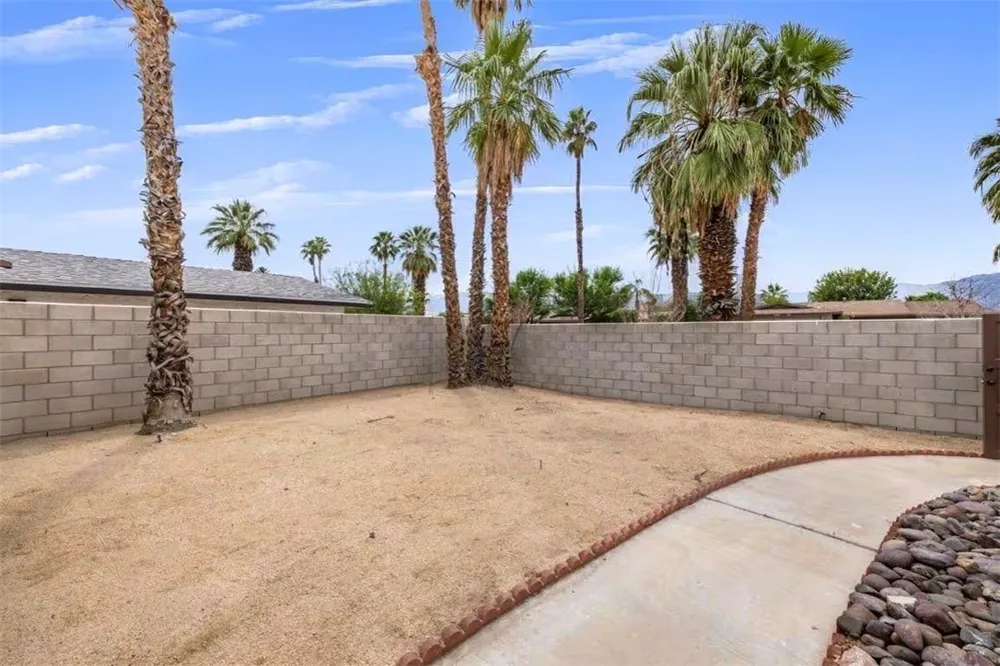 42885 Virginia Avenue #1 Palm Desert, CA 92211