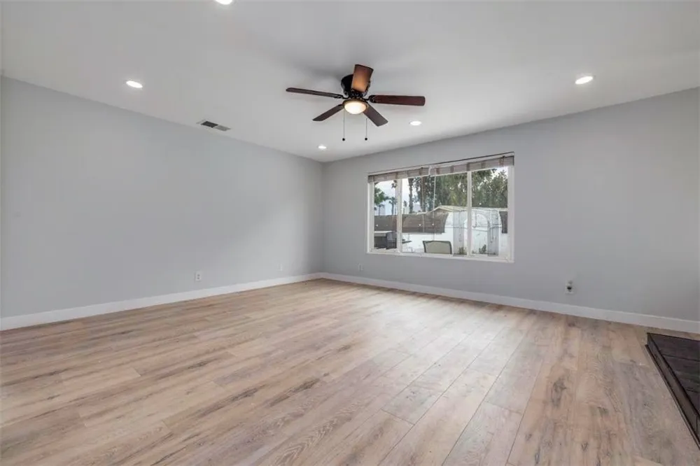 42885 Virginia Avenue #1 Palm Desert, CA 92211