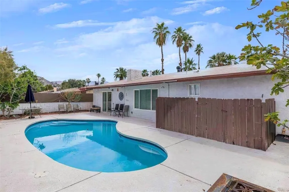 42885 Virginia Avenue #1 Palm Desert, CA 92211