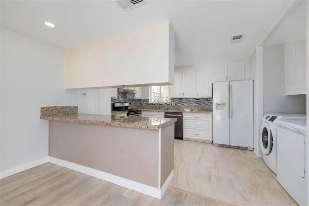 42885 Virginia Avenue #1 Palm Desert, CA 92211