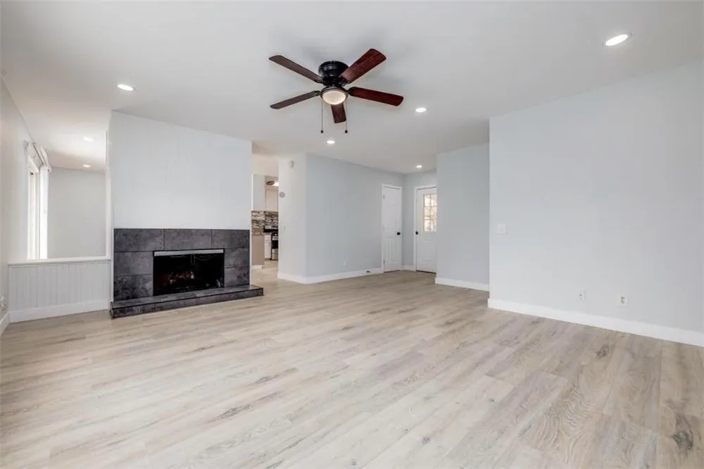 42885 Virginia Avenue #1 Palm Desert, CA 92211