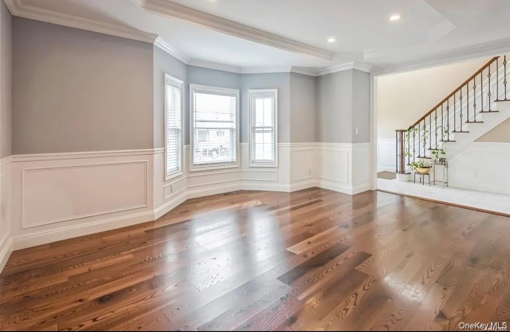 45 Meeting Lane Hicksville, NY 11801