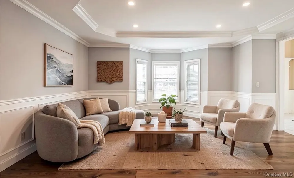 45 Meeting Lane Hicksville, NY 11801