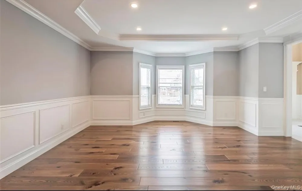 45 Meeting Lane Hicksville, NY 11801