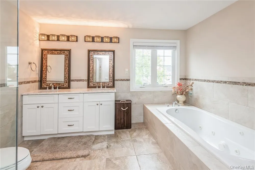 45 Meeting Lane Hicksville, NY 11801