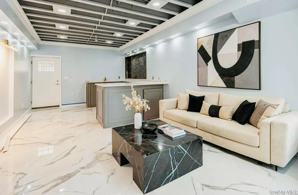 45 Meeting Lane Hicksville, NY 11801
