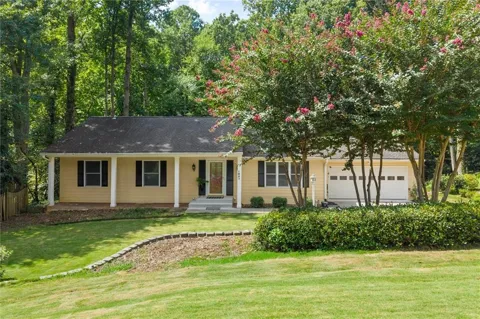 1857 Meadowood Drive
