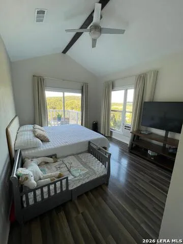 272 PLUM COVE RD Lakehills, TX 78063