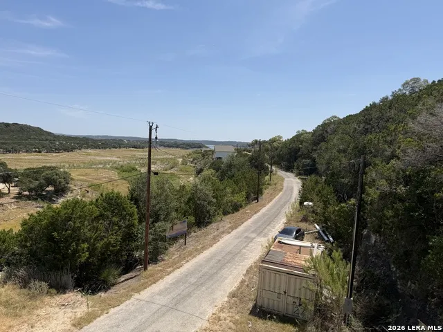 272 PLUM COVE RD Lakehills, TX 78063