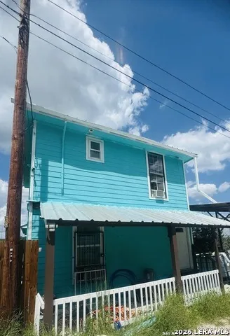 272 PLUM COVE RD Lakehills, TX 78063
